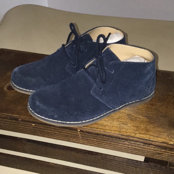 blue suede chukka boots outfit